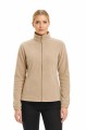 Kobieta o długich blond włosach ubrana w Ciepły polar damski JHK- piaskowy. Bluza polar dostępna na www.koszulkisuper.com