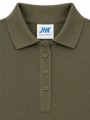 Zbliżenie kołnierzyka khaki damskiej koszulki polo JHK POLO WOMEN z zapięciem na 3 guziki.jpg