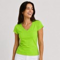 Damska koszulka V-Neck JHK w kolorze limonkowym na modelce.jpg
