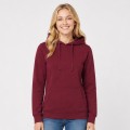 Bluza damska typu kangurek JHK- Bordowa, na modelce.jpg