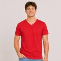 Mężczyzna w czerwonej bawełnianej koszulce z krótkim rękawem V-neck JHK