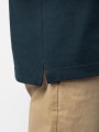 Zbliżenie rozcięcia Męskiej koszulki polo granatowej premium z elastanem slim fit JHK