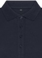 Zbliżenie kołnierzyka damskiej koszulki polo premium z elastanem slim fit JHK, granatowej