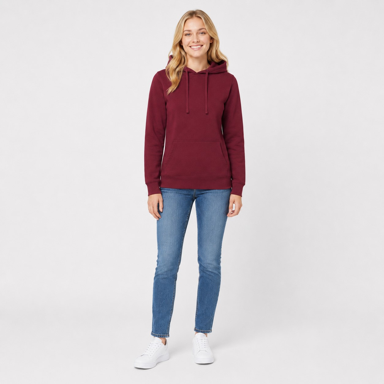 Bluza damska typu kangurek JHK- Bordowa, na modelce