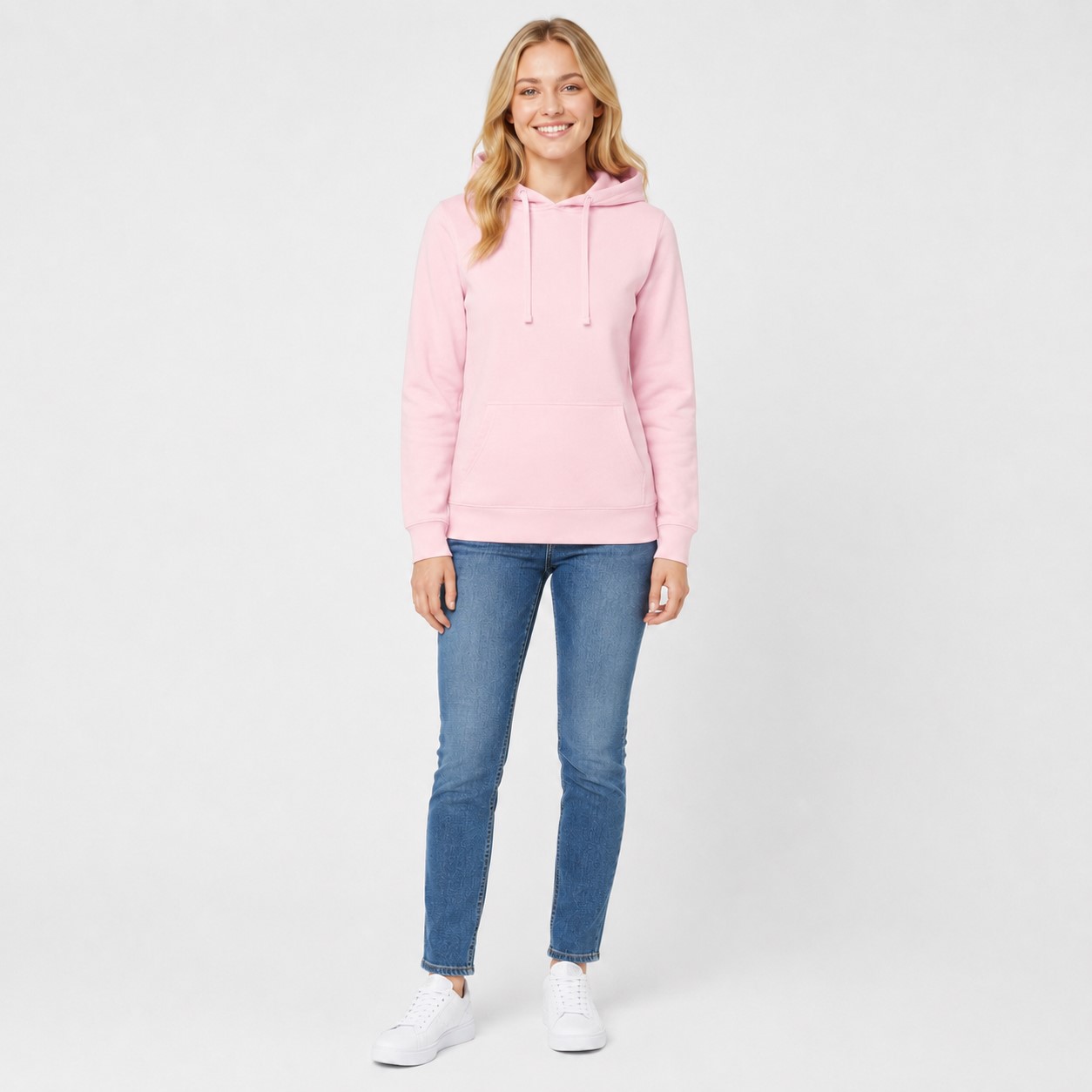 Bluza damska typu kangurek JHK- Różowa, na modelce