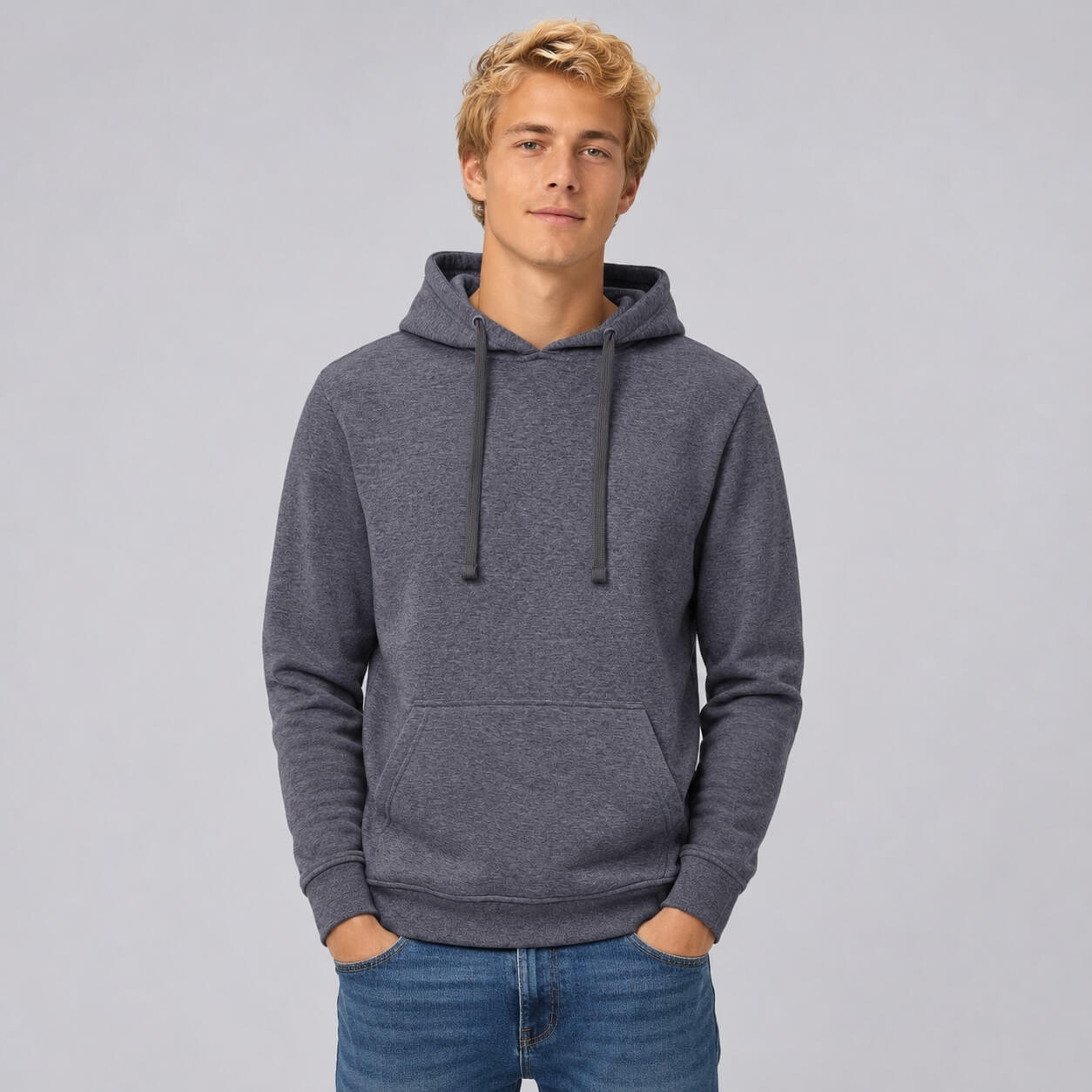 Ciepła bluza męska kangurek JHK – Denim Heather na modelu