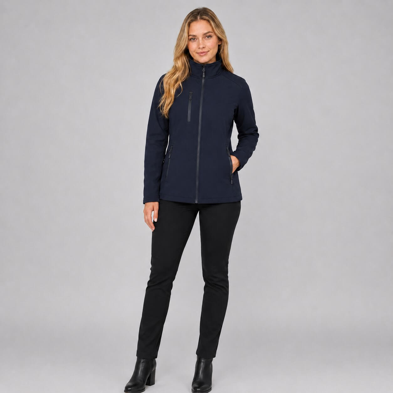 Damska kurtka softshell z polarem JHK - granatowa, na modelce