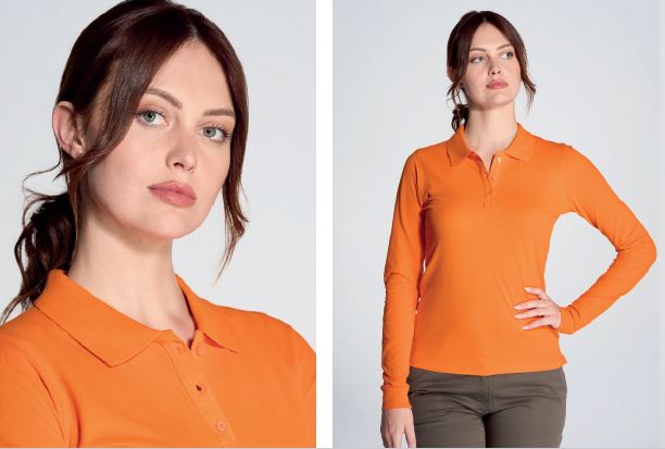 Kobieta ubrana w Koszulkę Damską POLO z długim rękawem POPL 200 LS JHK –Orange. Lekko taliowana, wyprofilowany krój. Dostępne na www.koszulkisuper.com